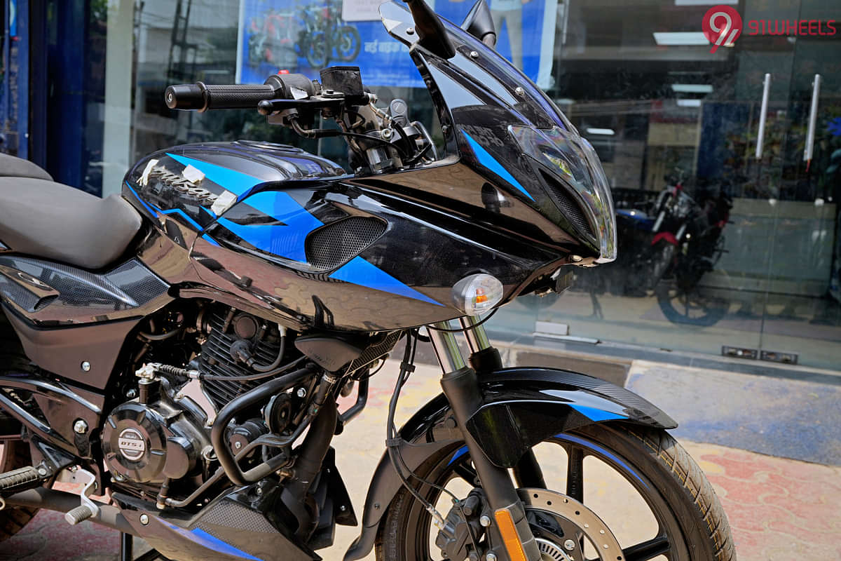 Bajaj Pulsar 220F Side Fairing