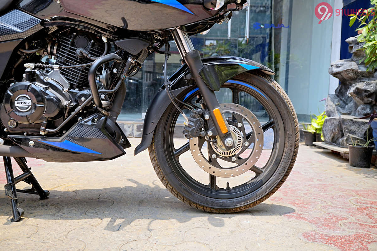 Bajaj Pulsar 220F Front Spoke Wheel