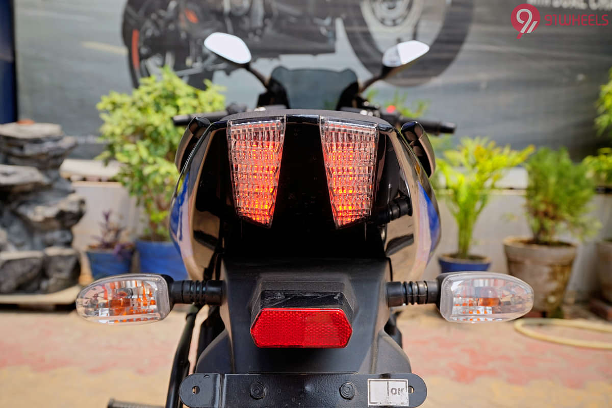 Bajaj Pulsar 220F Tail Light