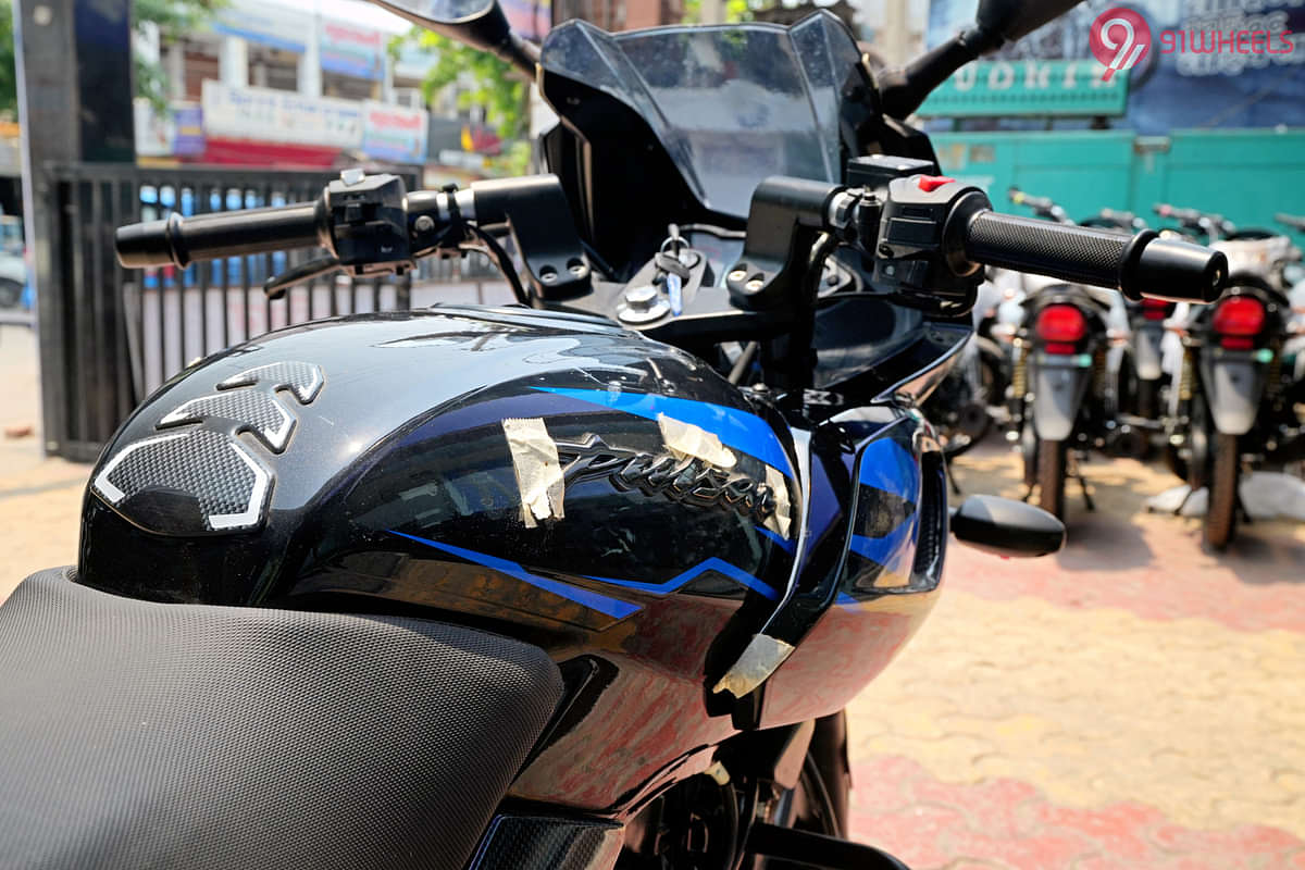 Bajaj Pulsar 220F Fuel Tank