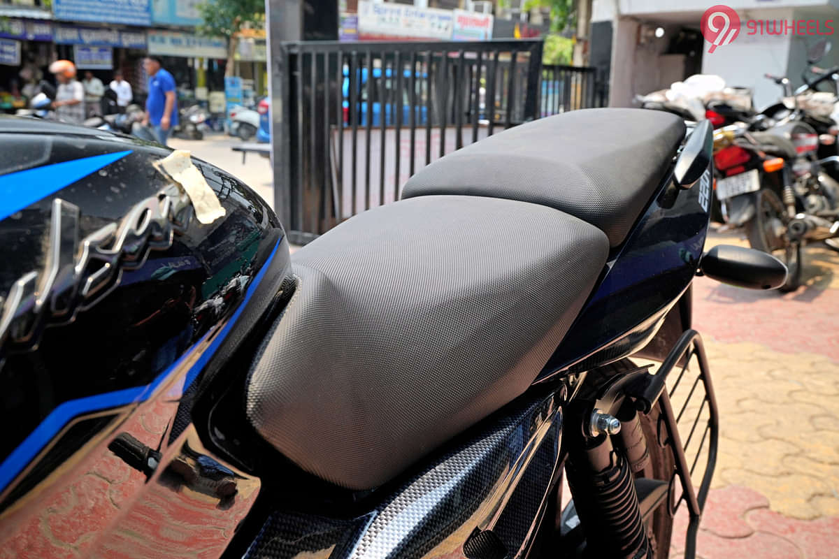 Bajaj Pulsar 220F Bike Seat