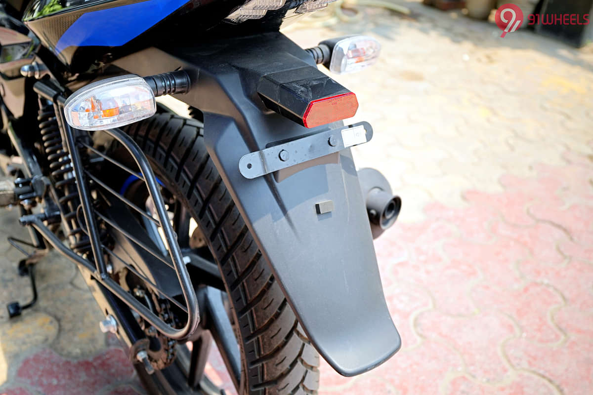 Bajaj Pulsar 220F Rear Mudguard