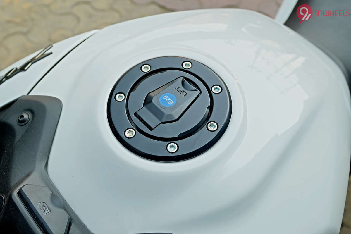 Bajaj Pulsar  N250 Closed Fuel Lid