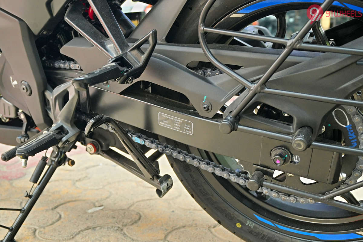 Bajaj Pulsar  N250 Chain Cover