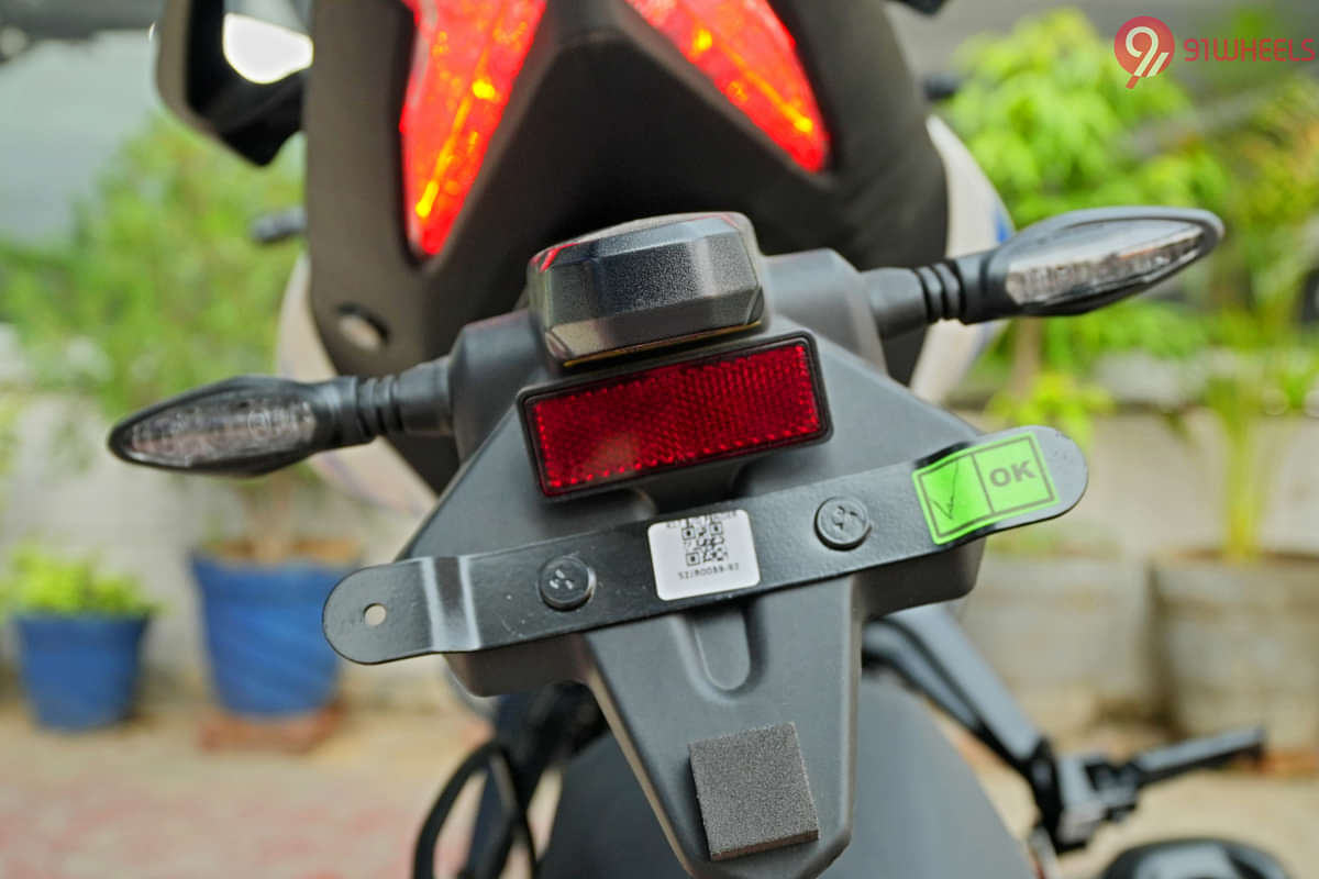 Bajaj Pulsar  N250 Rear Reflex Reflector