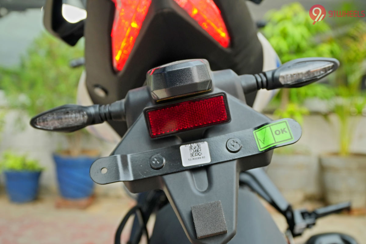 Bajaj Pulsar  N250 Rear Reflex Reflector
