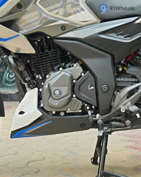 Pulsar N250 Engine From Left