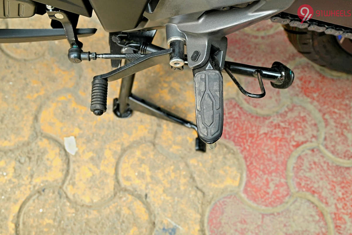Bajaj Pulsar  N250 Gear Shift Lever