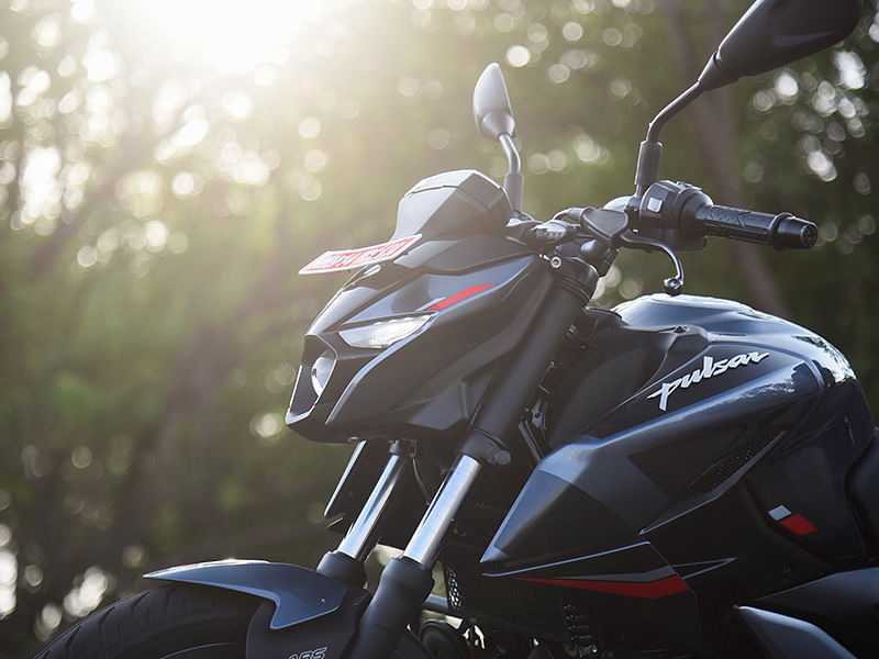 Bajaj Pulsar N250 Price - Images, Colours & Reviews