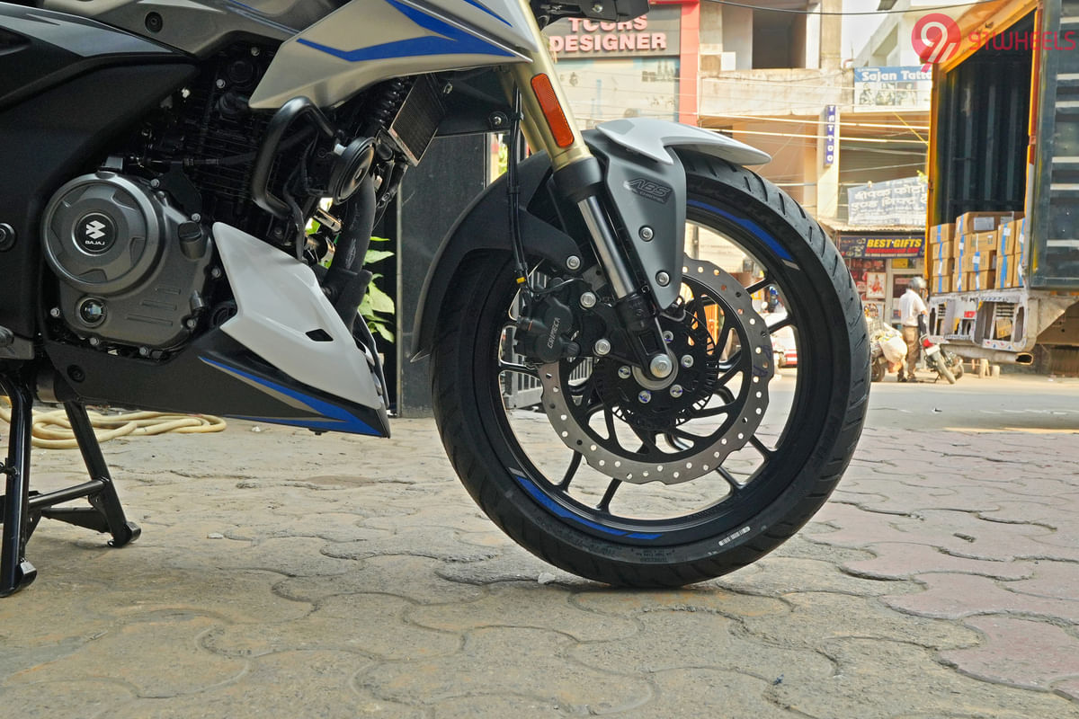 Bajaj Pulsar  N250 Front Spoke Wheel