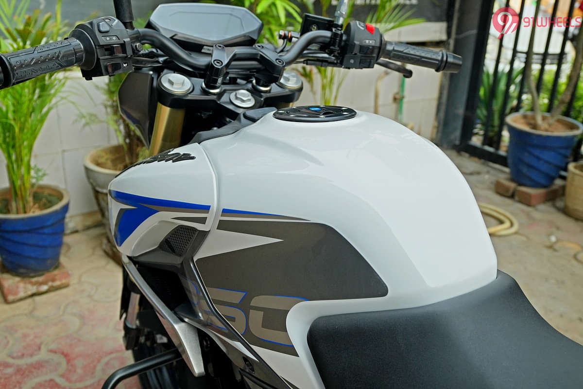 Bajaj Pulsar  N250 Fuel Tank