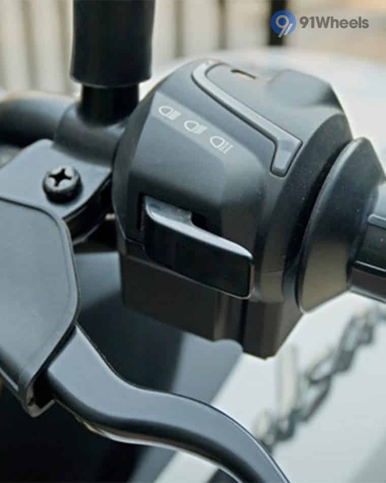 Handlebar & Console Area - 1