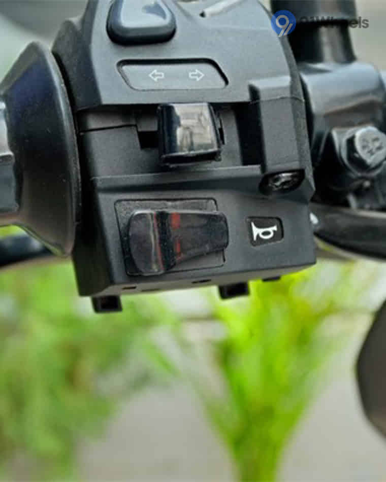 Handlebar & Console Area - 15