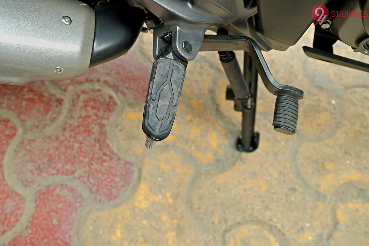 Bajaj Pulsar  N250 Rider Footpeg