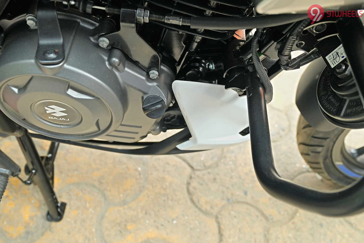 Bajaj Pulsar  N250 Oil Cap/Dipstick