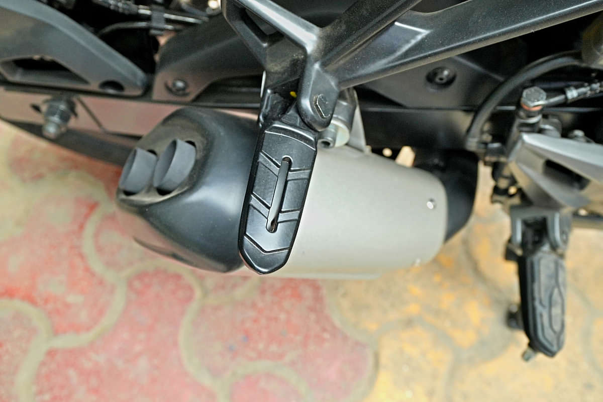 Bajaj Pulsar  N250 Pillion Footrest