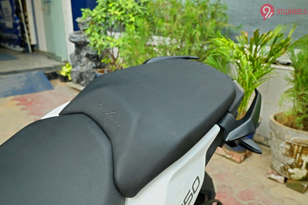 Bajaj Pulsar  N250 Bike Seat