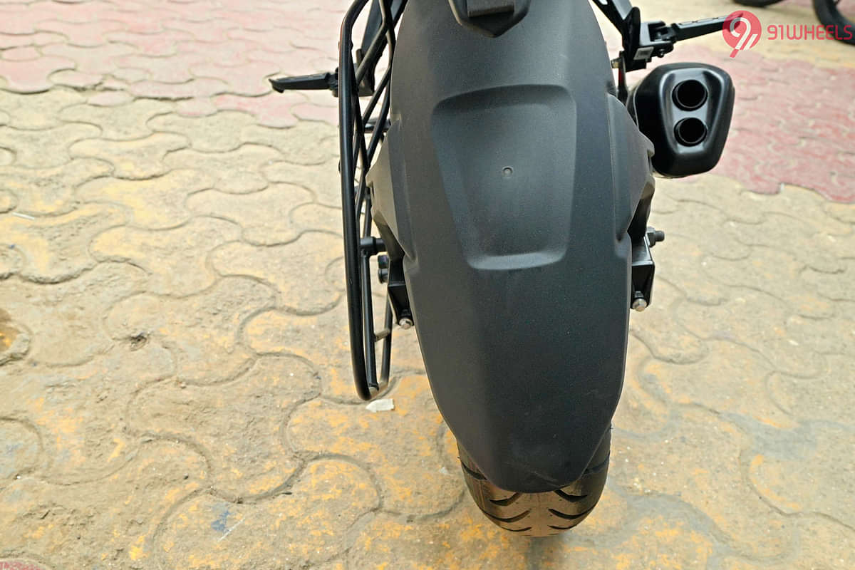 Bajaj Pulsar  N250 Rear Mudguard