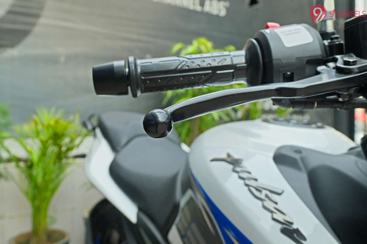 Bajaj Pulsar  N250 Front Brake Lever