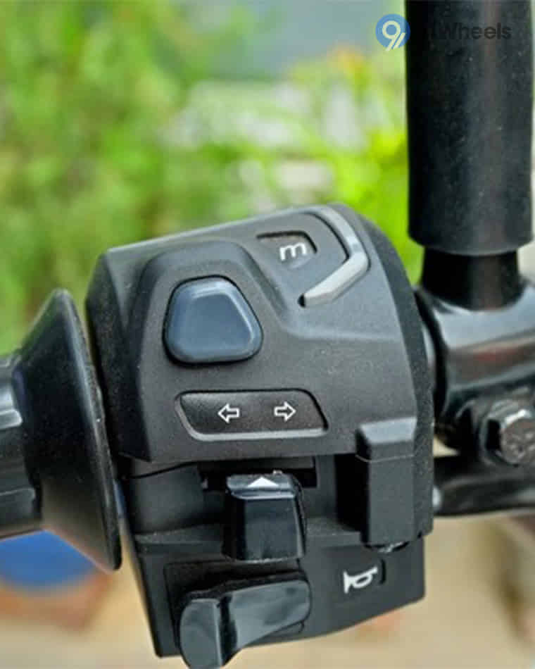 Handlebar & Console Area - 10