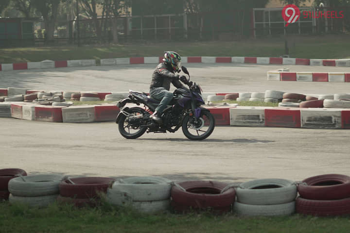 Bajaj Pulsar N125 Riding Shot