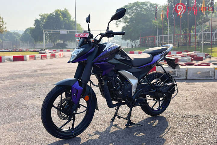 Bajaj Pulsar N125 Left Front Three Quarter