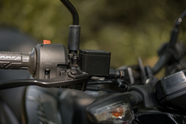 Bajaj Pulsar N150 2023-2025 Front Turn Indicators