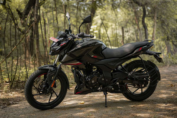 Bajaj Pulsar N150 Left Side View