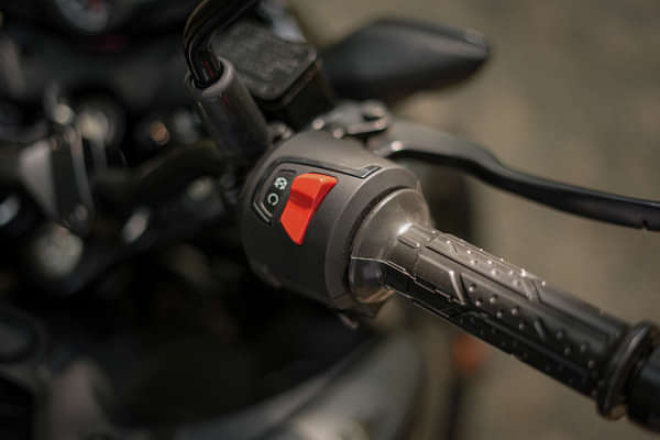 Bajaj Pulsar N150 Right Side Handelbar Throttle Grip