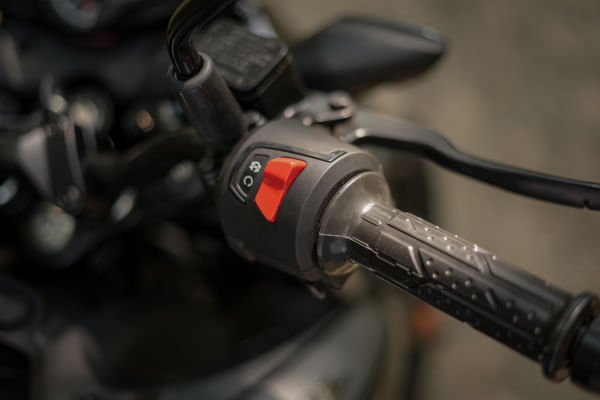 Bajaj Pulsar N150 2023-2025 Right Side Handelbar Throttle Grip