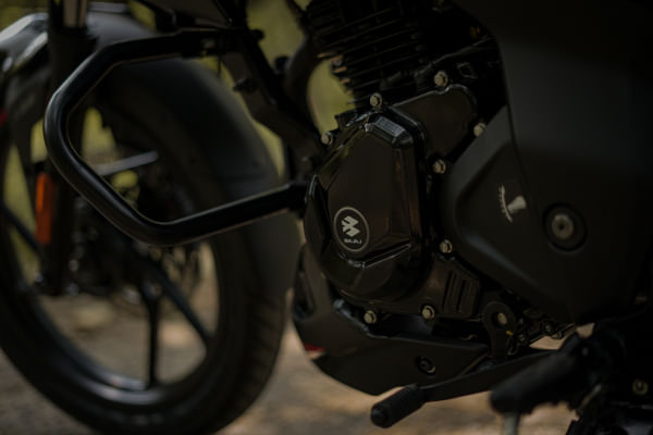 Bajaj Pulsar N150 2023-2025 Engine From Left