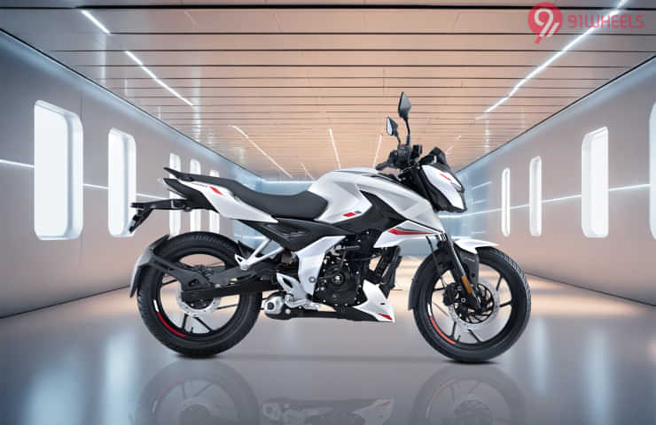 Bajaj Pulsar N150 2023-2025 Right Side View Bajaj Pulsar N150 2023-2025 Right Side View