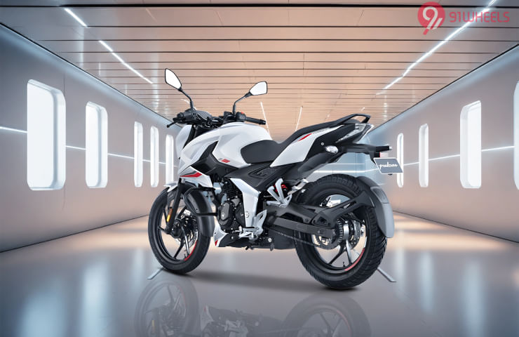 Bajaj Pulsar N150 2023-2025 Left Rear Three Quarter