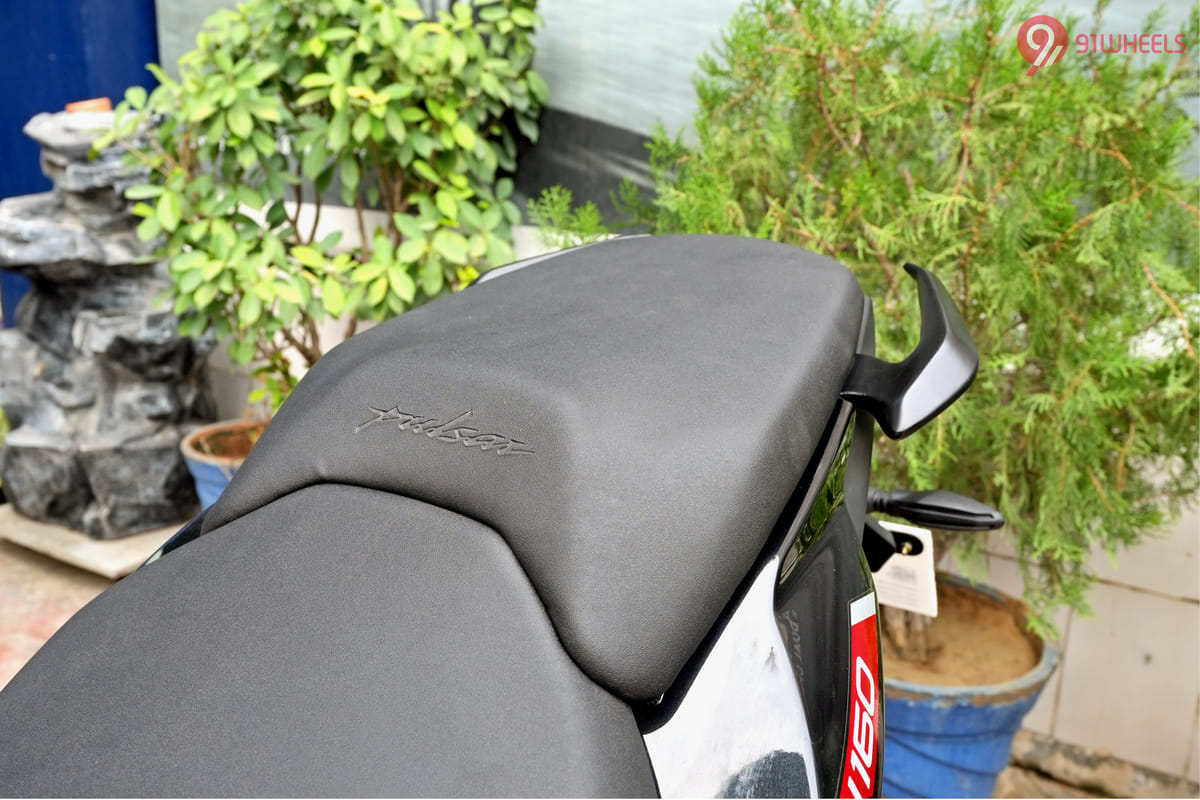 Bajaj Pulsar N160 Pillion Seat Bajaj Pulsar N160 Pillion Seat