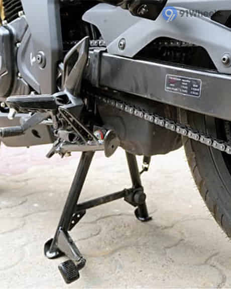 Pulsar N160 Main stand
