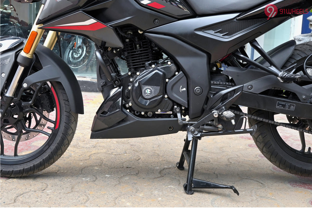 Bajaj Pulsar N160 Engine From Left Bajaj Pulsar N160 Engine From Left