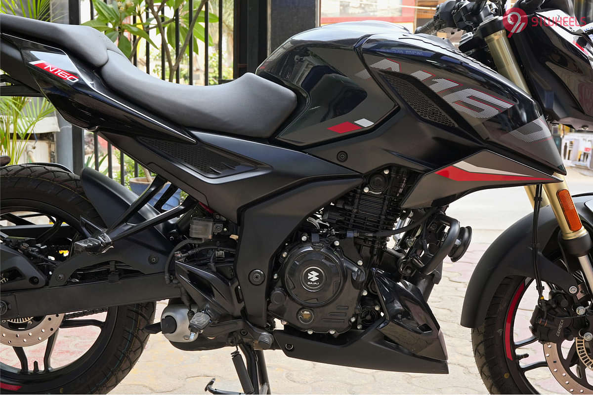Bajaj Pulsar N160 Engine From Right