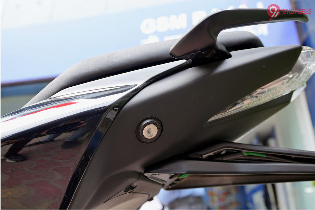 Bajaj Pulsar N160 Seat Remove/Fix Lock Bajaj Pulsar N160 Seat Remove/Fix Lock