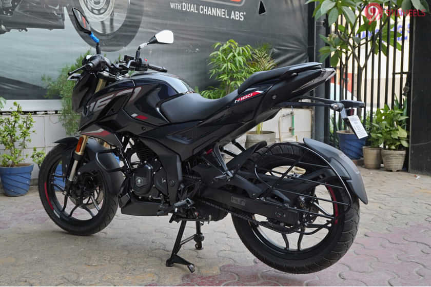 Bajaj Pulsar N160 Left Rear Three Quarter