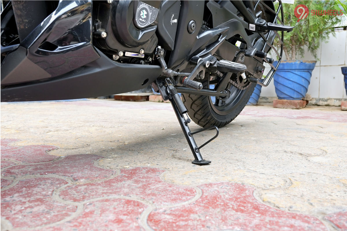 Bajaj Pulsar N160 Side stand