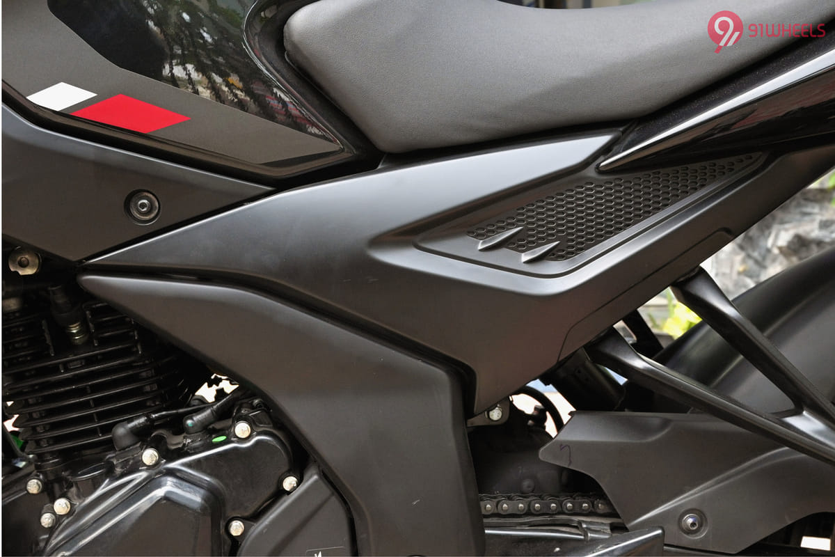 Bajaj Pulsar N160 Tool Kit Compartment Bajaj Pulsar N160 Tool Kit Compartment