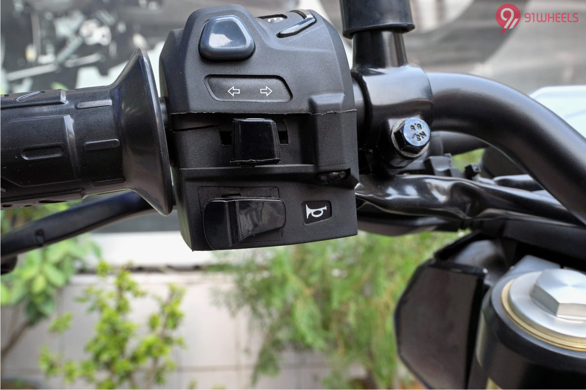 Bajaj Pulsar N160 Turn Indicators Switch Bajaj Pulsar N160 Turn Indicators Switch