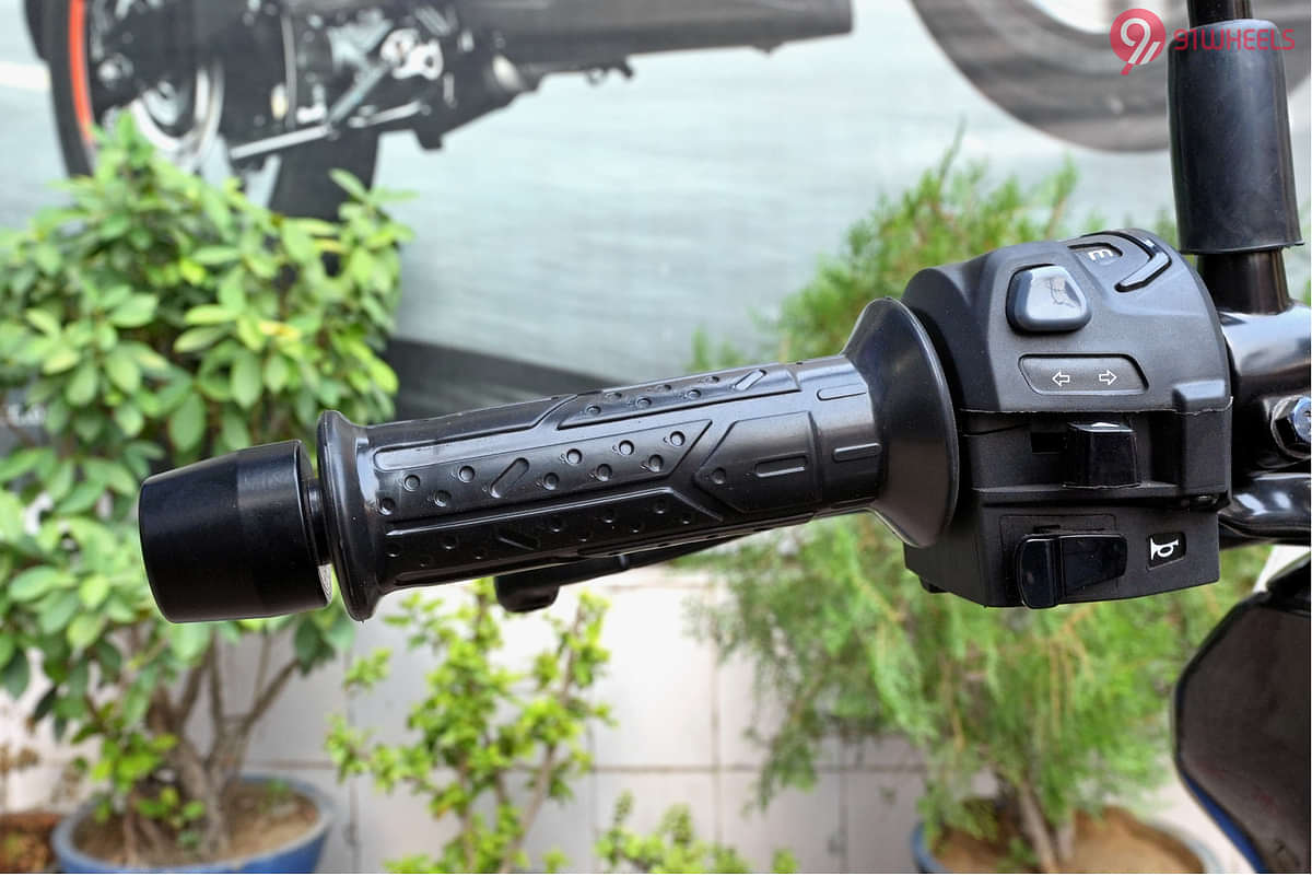 Bajaj Pulsar N160 Left Side Handelbar Grip