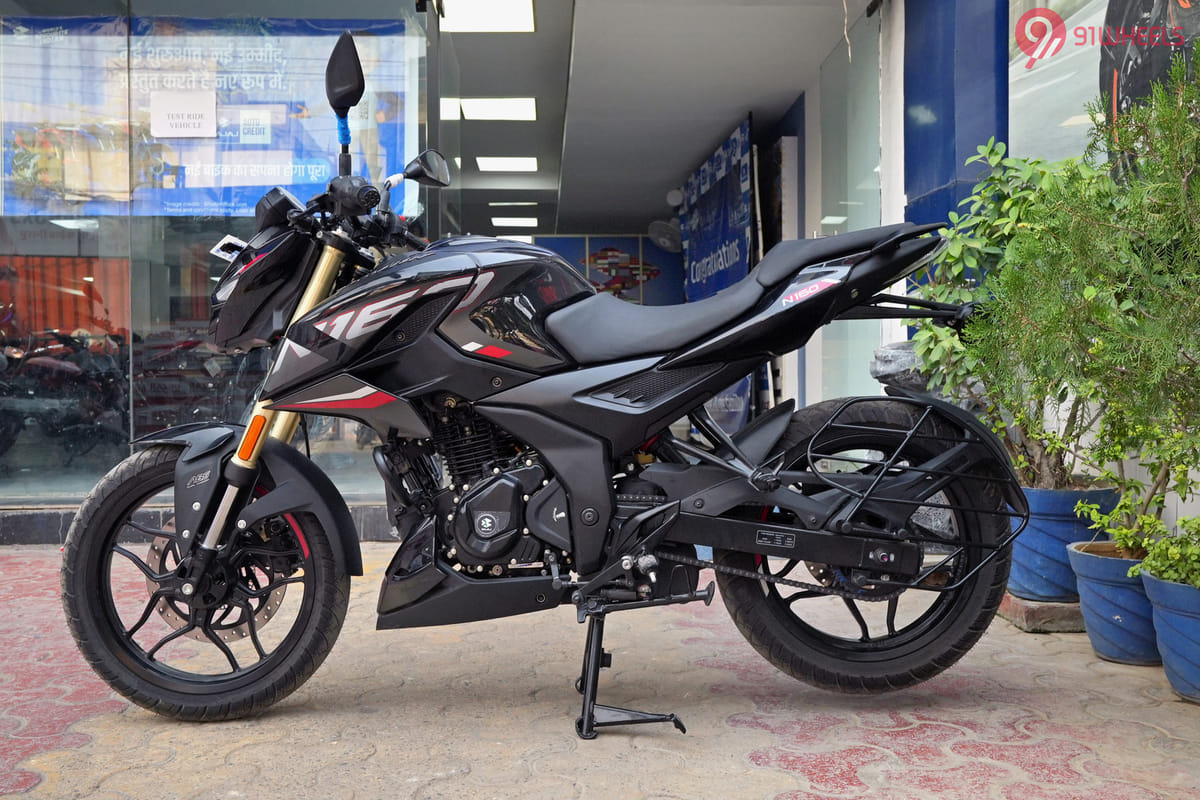 Bajaj Pulsar N160 Left Side View Bajaj Pulsar N160 Left Side View