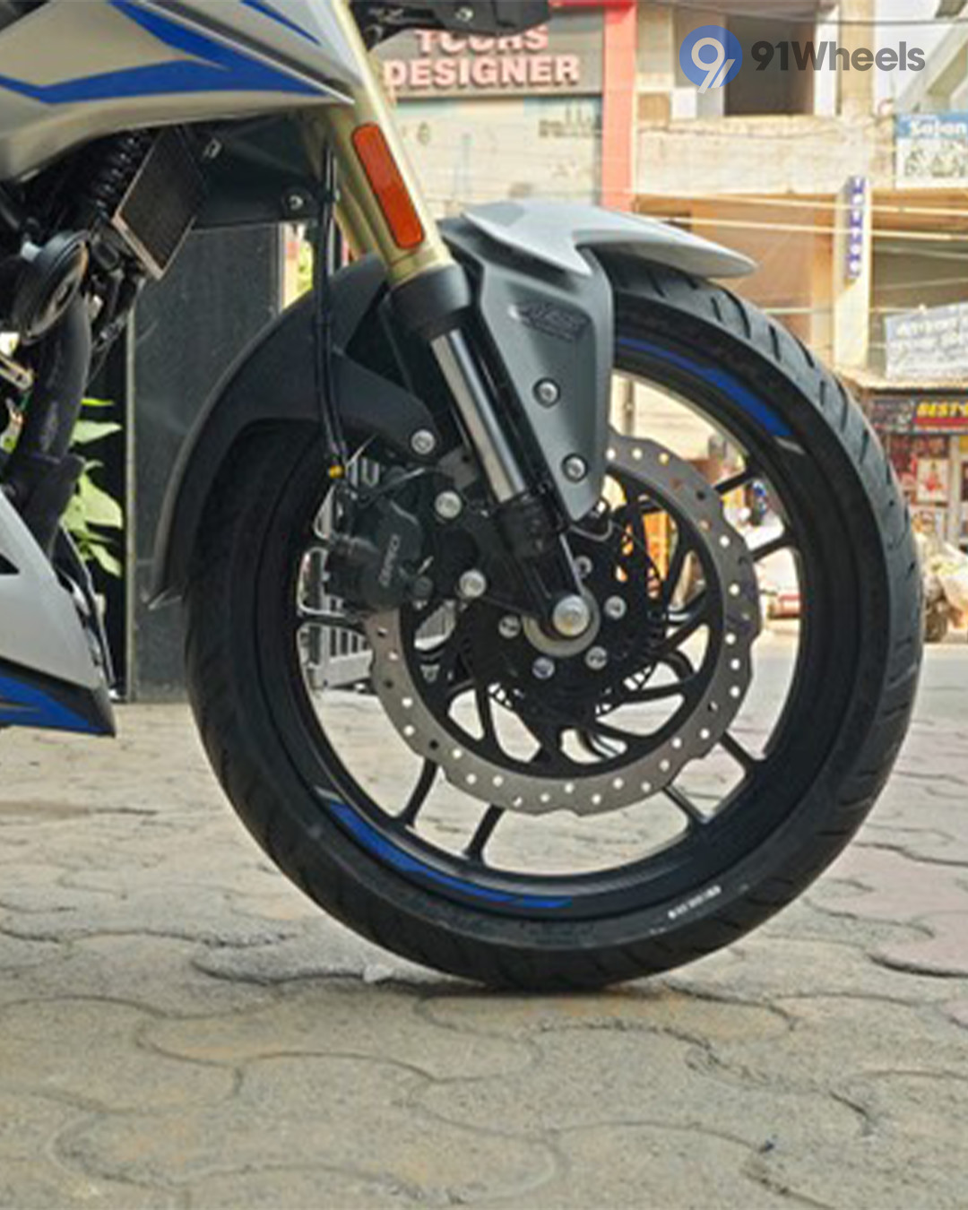 Bajaj Pulsar N160 image