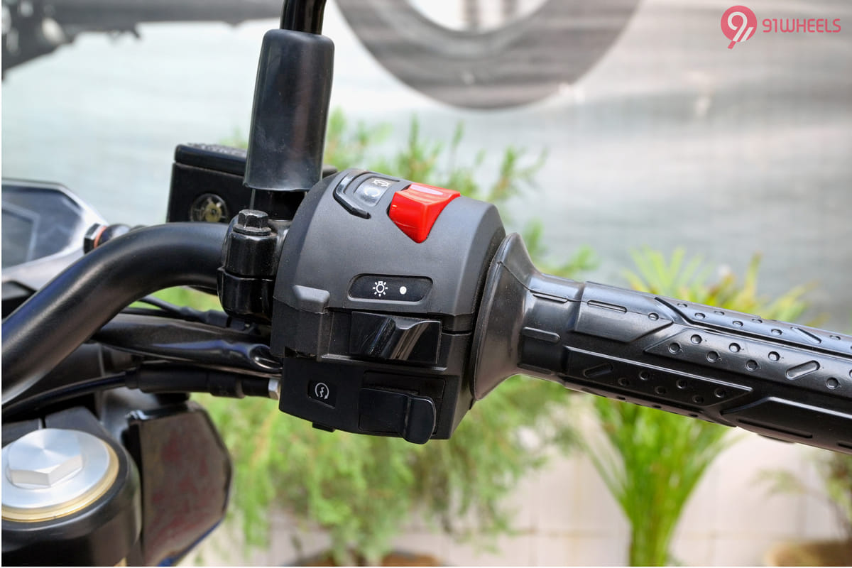 Bajaj Pulsar N160 Multifunction Switchgear Right Bajaj Pulsar N160 Multifunction Switchgear Right