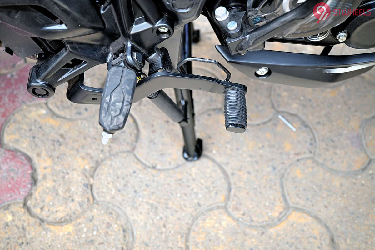 Bajaj Pulsar NS 125 Rider Footpeg