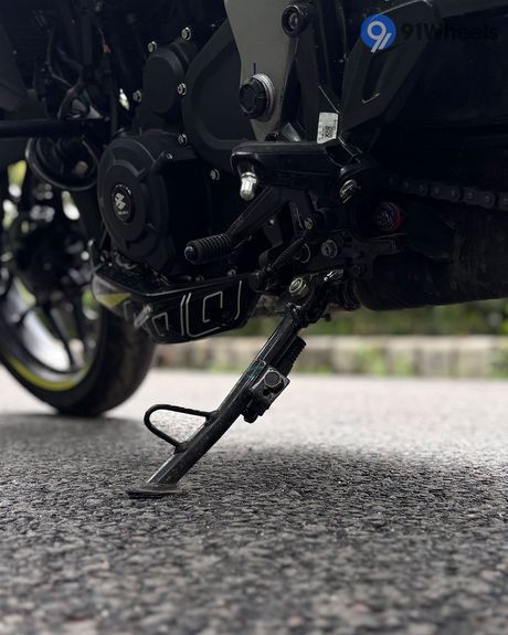 Pulsar NS400Z Side stand