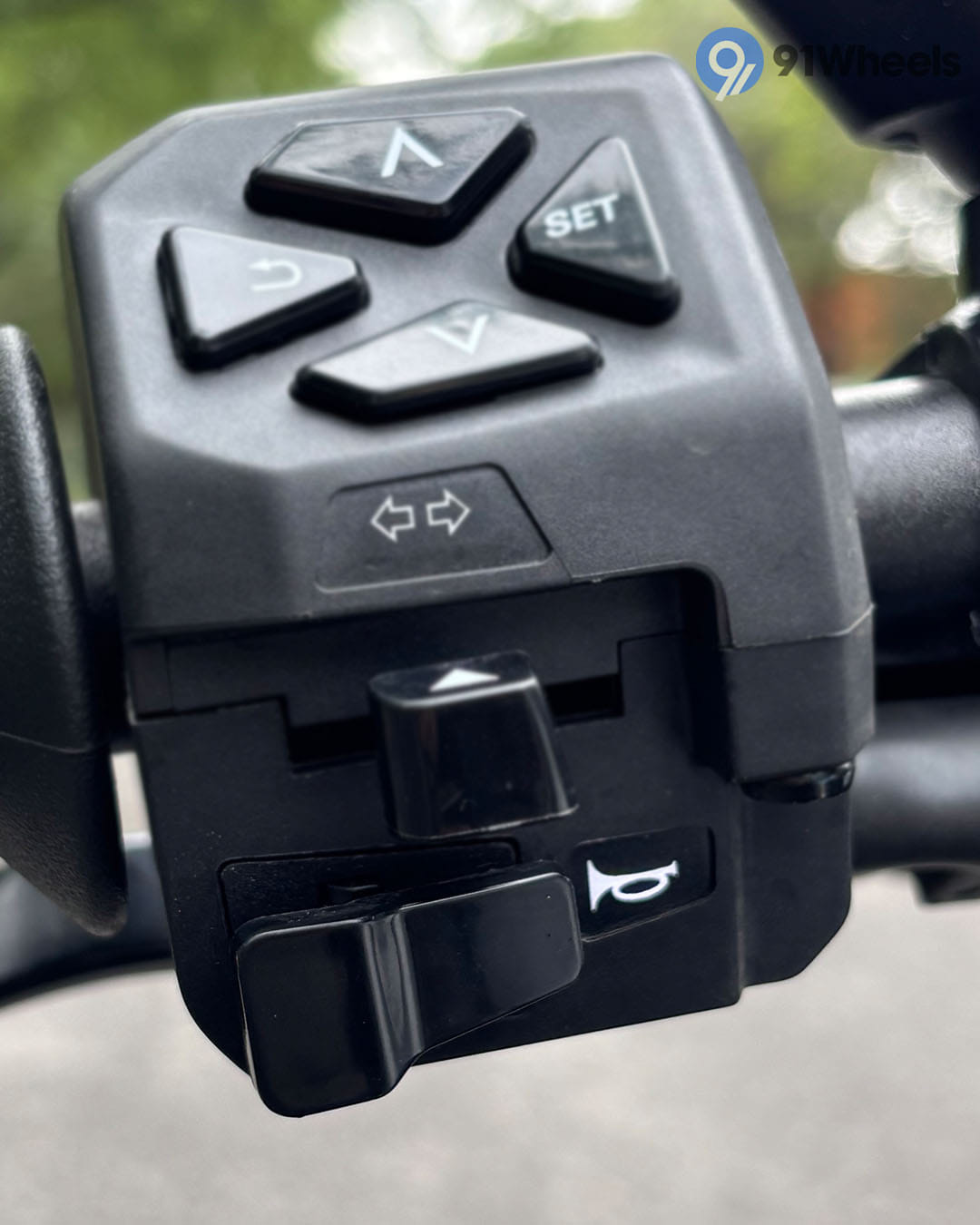 Handlebar & Console Area - 10