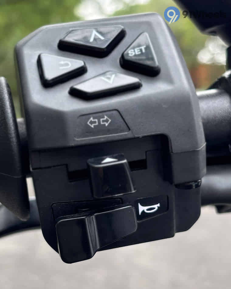 Handlebar & Console Area - 10